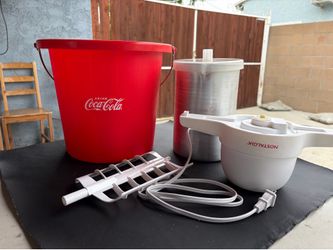 Ice cream maker