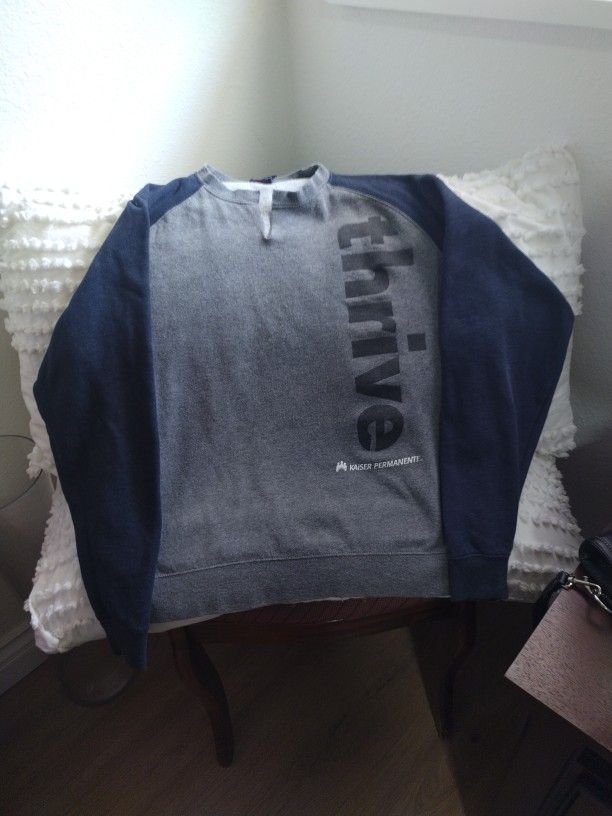 Thrive Kaiser Permanente Women's Sweater Size Small Could be Medium