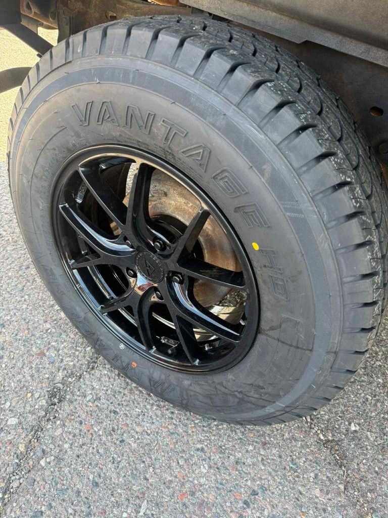 Rines 16 Con Llanta 225 75 16 LT