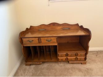 Entertainment center