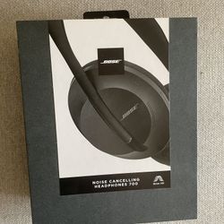 Bose 700 Noise Cancelling Headphones (Open box)