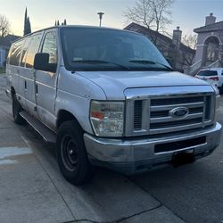 2011 Ford E-350