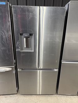 New open box Samsung 30 in. 22 cu. ft. Standard Depth Fingerprint Resistant Stainless Steel 3-Door French Door Smart Refrigerator w/Dispenser