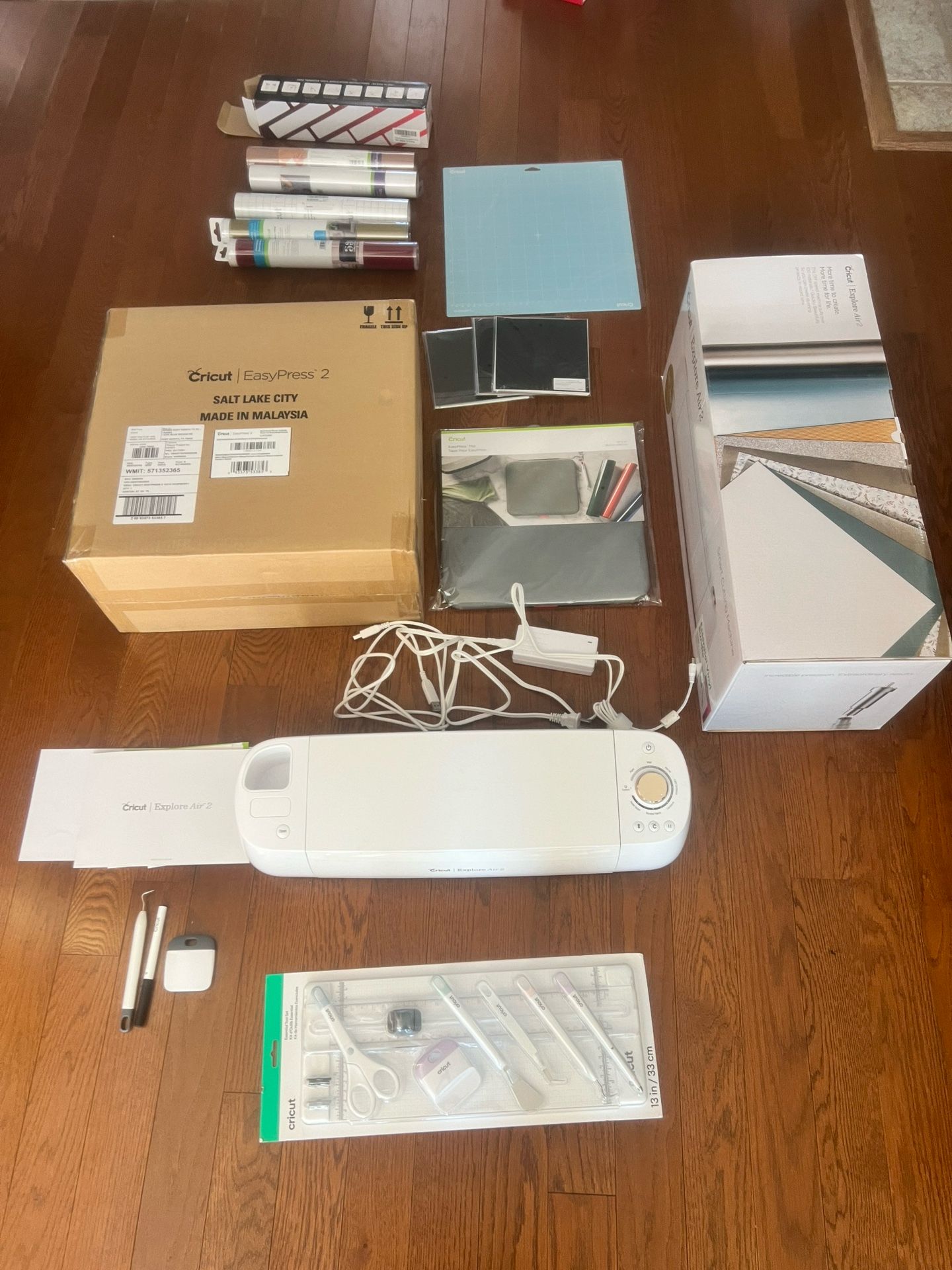 Cricut Explore Air 2 Bundle - All Included