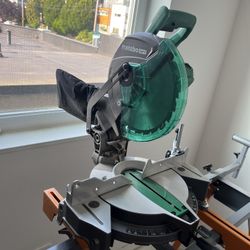 Brand new Miter Saw - 10” blade, 15amp