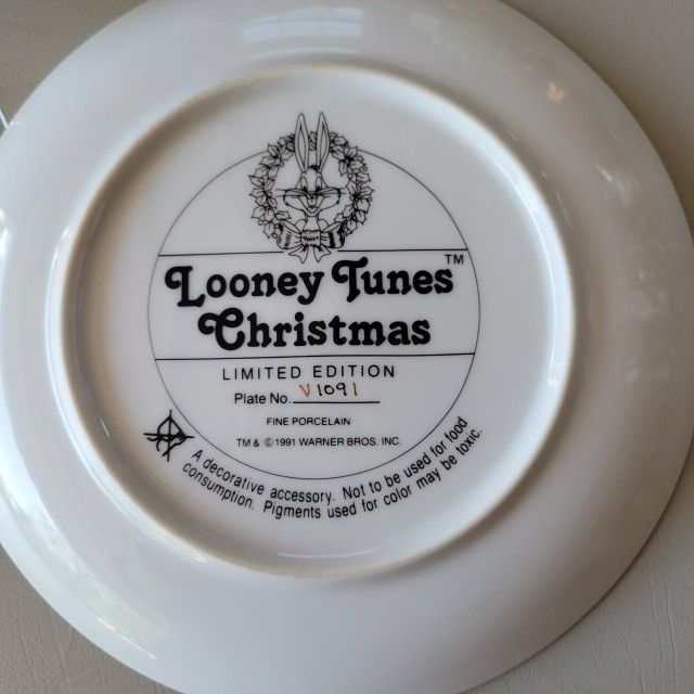 Looney Tunes Collector's Plate