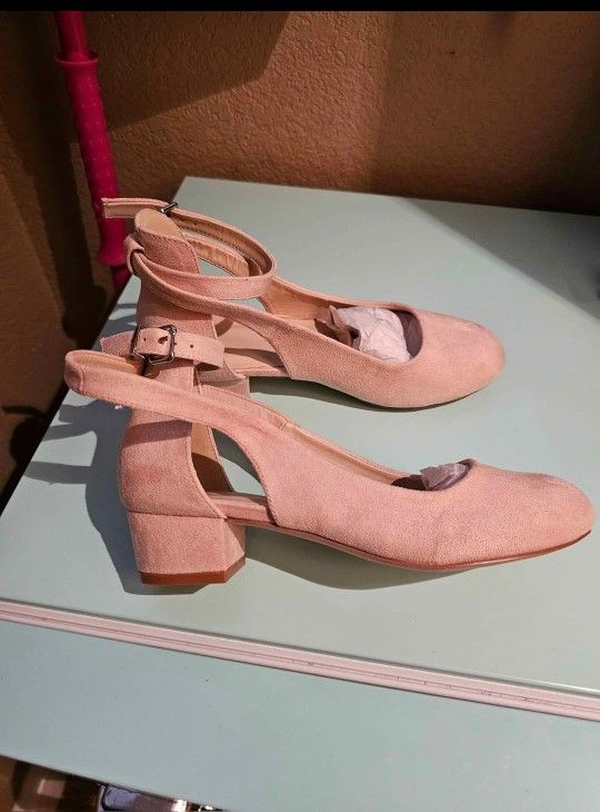 New Girls size 4 slingback heels