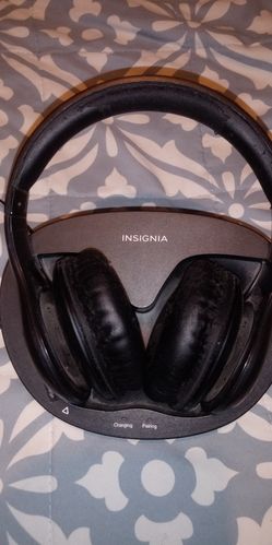 Insignia wireless headphones