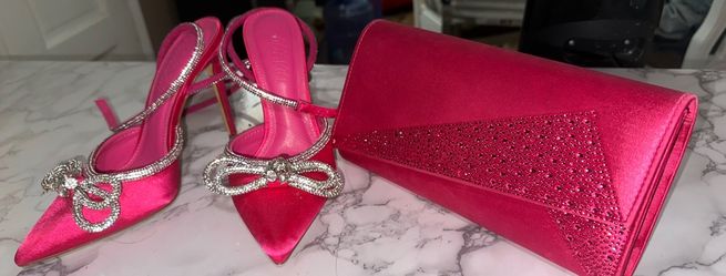 Size 8 Aliana Pink Satin Rhinestone Bow Heels and Matching Clutch Set