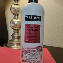 TRESemmé Revitalize Color Conditioner 