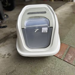 Cat Litter Box $10 Brand New 