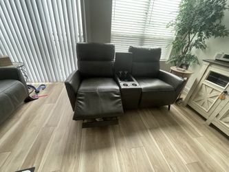 LR/Den Furniture “Black Friday Sale”