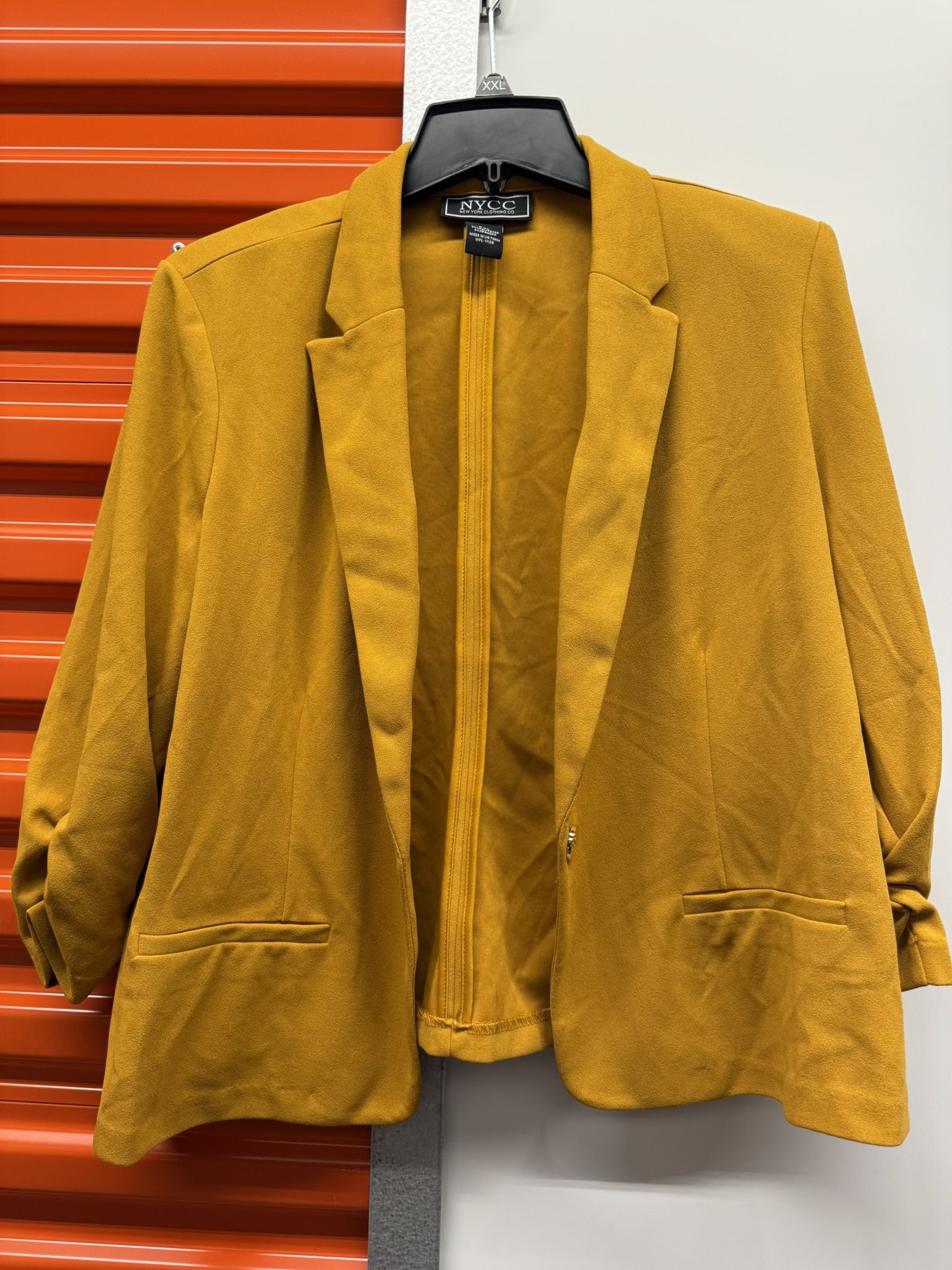 Blazer / Jacket / Coat