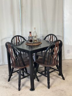 Charming Compact Kitchen Dining Table & 4 Chairs PERFECT FOR SMALL DINING AREA