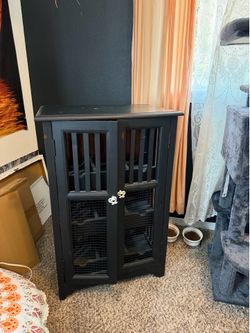 Wine storage cabinet