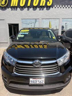 🖤 2015 Toyota Highlander XL