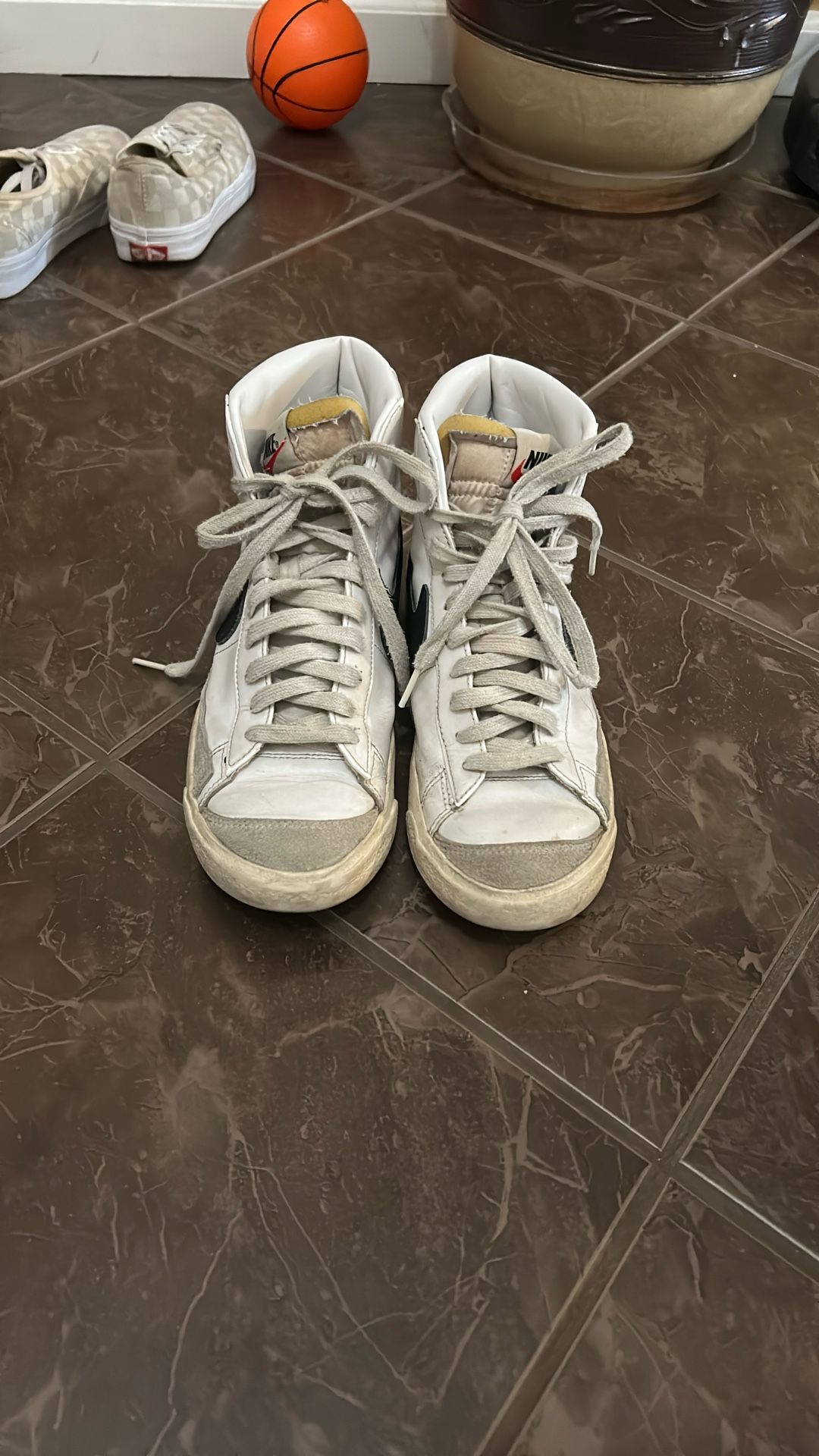 Nike Blazers In White Size Womens 8.5