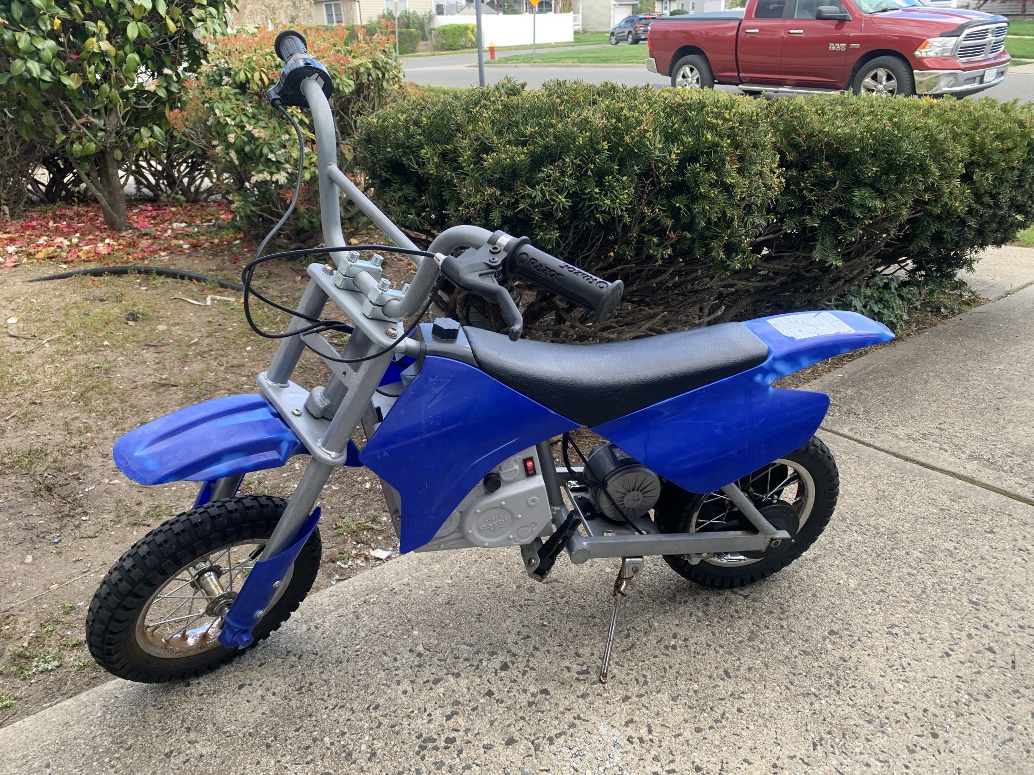 ZR350 Razor Kids Mini Dirt Bike. 