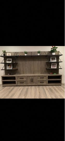 Entertainment center