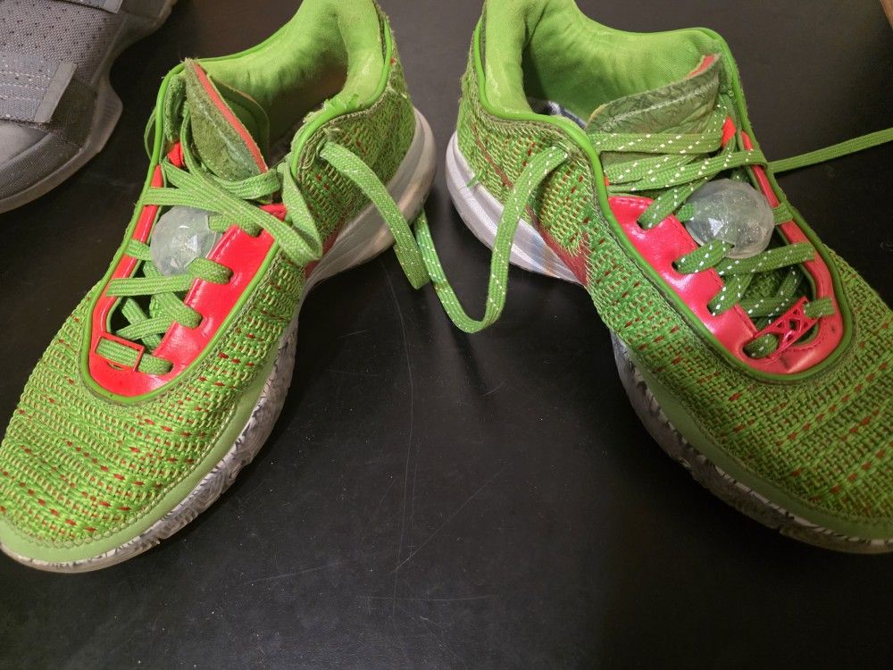 Nike LeBron 20 Stocking Stuffer