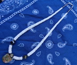 Men's White Clam Shell Necklace