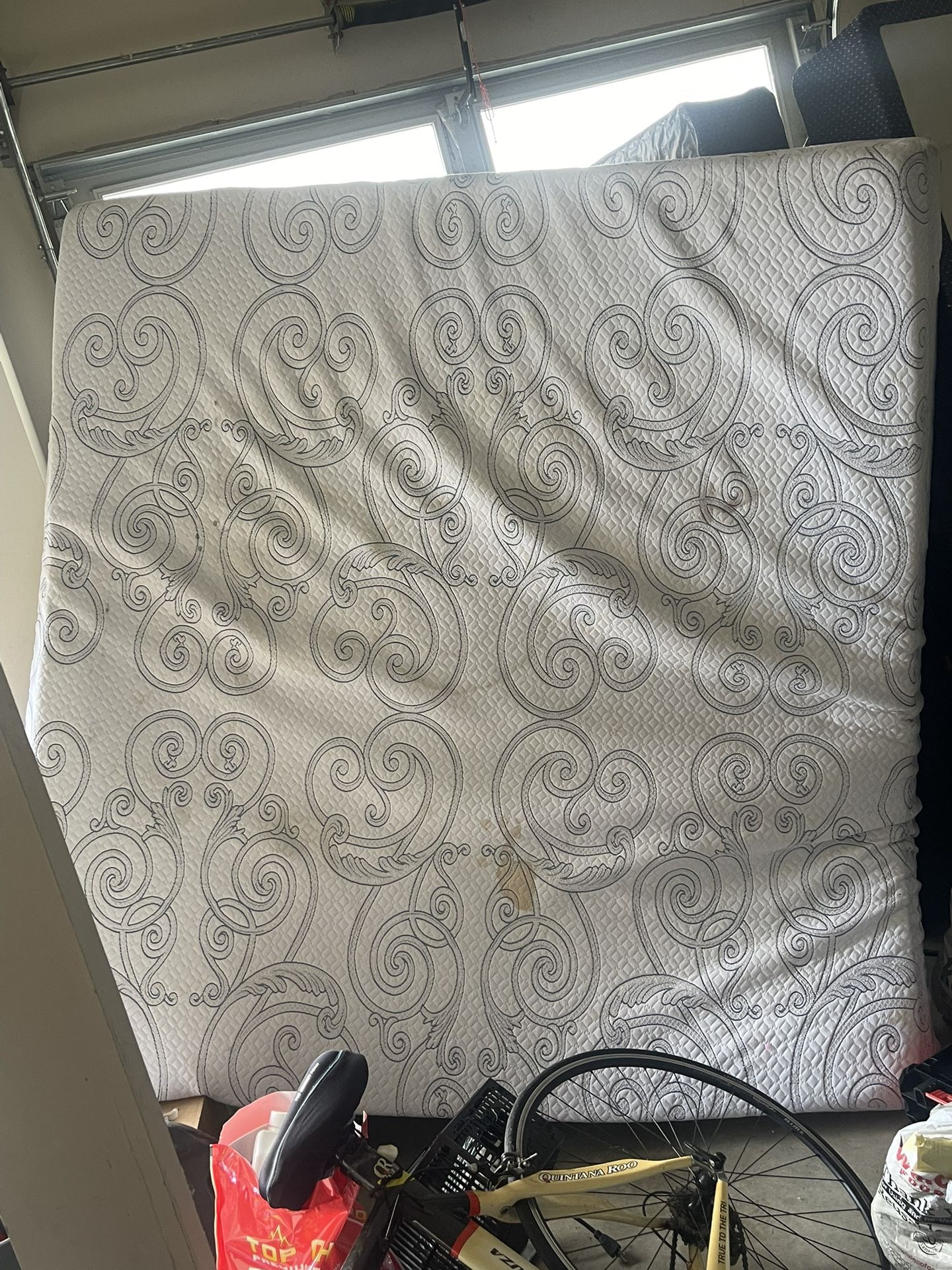 FREE KING SIZE MATTRESS WITH BOX SPRINGS