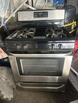 Frigidaire 30” Gas Range / Oven – Stainless Steel –Like New $300