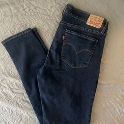 Woman’s Levi’s Jeans 