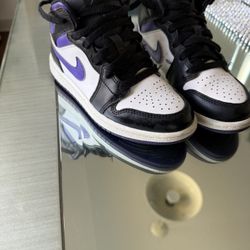 Size 1y Nikes Shoes 