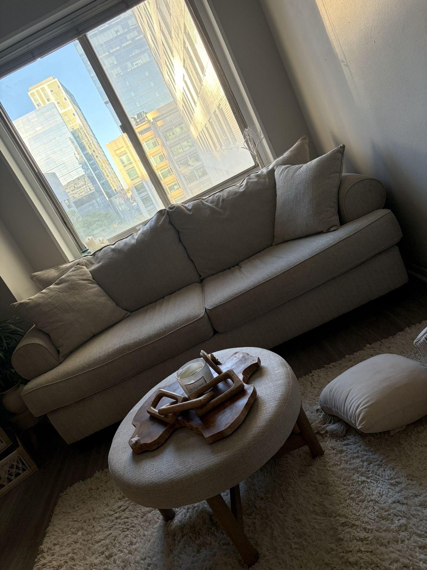 ✨ Beautiful Beige Sofa & Coffee Table Set – Excellent Condition! ✨