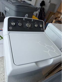 GE Gas brand new never used washer / dryer