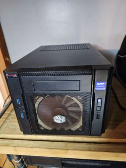 Gaming Mini ITX PC. i7-CPU, 16GB Ram, 1TB HDD, GPU: Radeon Graphics.
