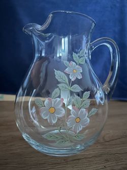 Beautiful glass picture with 10 wine glasses