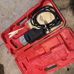 Miluakee Saw all With A Couple Blades