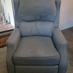 Electric Plush Recliner 