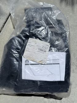 2013-2016 Jeep Cherokee FRONT END COVER / BRA PROTECTOR OEM NEW MOPAR GENUINE