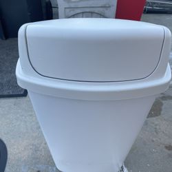 for trash like new measures high 26 inches long 16 and wide 14 inches