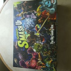 Smash Up The Bigger Geekier Box + 2 Expansions