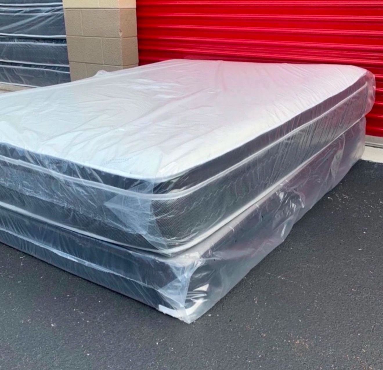 NEW Mattress Queen Size Pillowtop With Box Spring // Offer 🚚