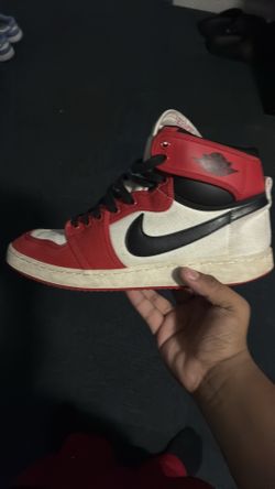 Jordan 1 mids ko Chicagos 2021