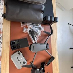 DJI Mavic 3 Drone Combo 