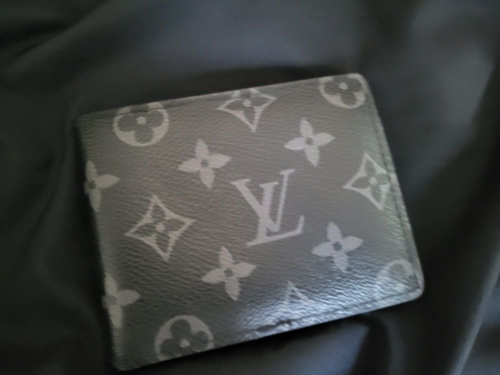 Louis Vuitton, Gucci Wallets