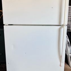 Nice Refrigerator $180