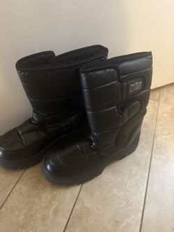 Snow Boots Adult Size 8
