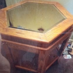 End Table Good Condition $10.00