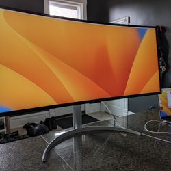 LG 40" Ultra-Wide 5k X 2k HDR Thunderbolt Monitor