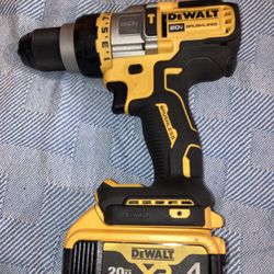 Dewault Drill With Battery