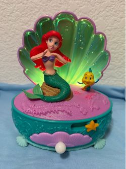 Disney Princess Ariel Clamshell Musical Jewelry Box