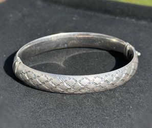 Jewelry .925 sterling silver oval bangle bracelet X diamond cut  8.00” 10.0mm 14.6g