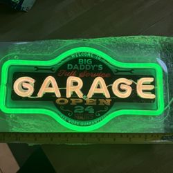 1pc Retro Garage LED Neon Sign - UV Printed Green Wall Art, USB-Powered Vintage Plastic Light with Switch Control for Garage, Bar, Game Room & for Man